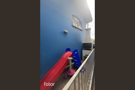 Casa à venda com 200m², 3 quartos e 2 vagas Casa à venda com 200m², 3 quartos e 2 vagasQuintal