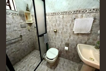 Casa para alugar com 254m², 4 quartos e 3 vagas