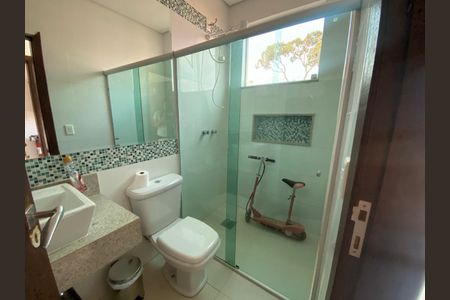 Casa para alugar com 2500m², 5 quartos e 8 vagasBanheiro