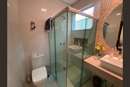 Casa para alugar com 2500m², 5 quartos e 8 vagasBanheiro