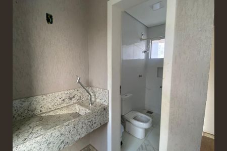 Casa para alugar com 2500m², 5 quartos e 8 vagasBanheiro 3 