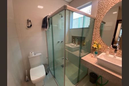 Casa para alugar com 2500m², 5 quartos e 8 vagasBanheiro