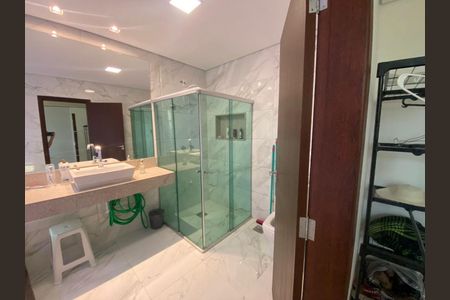 Casa para alugar com 2500m², 5 quartos e 8 vagasBanheiro 2