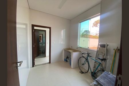 Casa para alugar com 2500m², 5 quartos e 8 vagasÁrea de Serviço