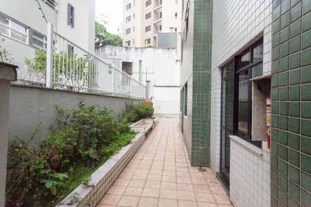 Apartamento à venda com 195m², 4 quartos e 3 vagas Apartamento à venda com 195m², 4 quartos e 3 vagasÁrea comum - Churrasqueira