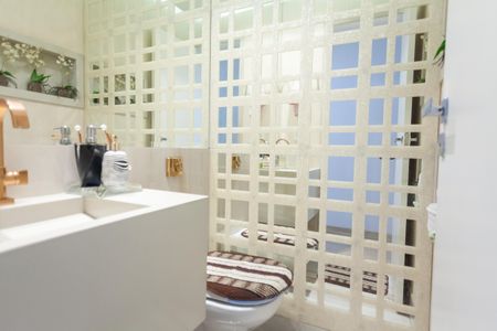 Apartamento à venda com 195m², 4 quartos e 3 vagas Apartamento à venda com 195m², 4 quartos e 3 vagasLavabo