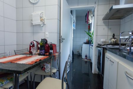 Apartamento à venda com 195m², 4 quartos e 3 vagas Apartamento à venda com 195m², 4 quartos e 3 vagasCozinha