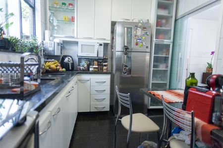 Apartamento à venda com 195m², 4 quartos e 3 vagas Apartamento à venda com 195m², 4 quartos e 3 vagasCozinha