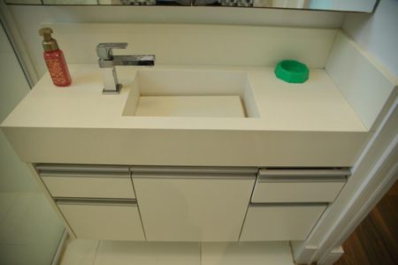 Casa à venda com 169m², 3 quartos e 1 vagaSuíte 1 - Banheiro 