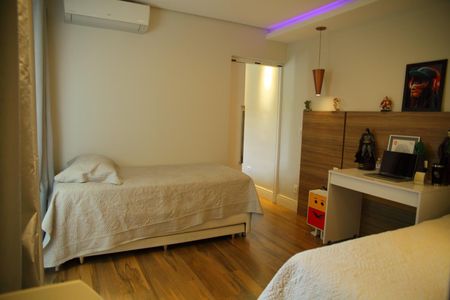 Casa à venda com 169m², 3 quartos e 1 vagaSuíte 2 