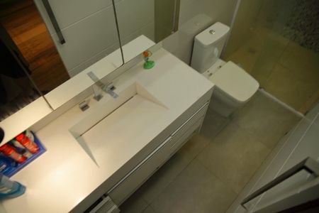 Casa à venda com 169m², 3 quartos e 1 vagaSuíte 2  - Banheiro 