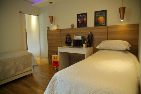 Casa à venda com 169m², 3 quartos e 1 vagaSuíte 2 