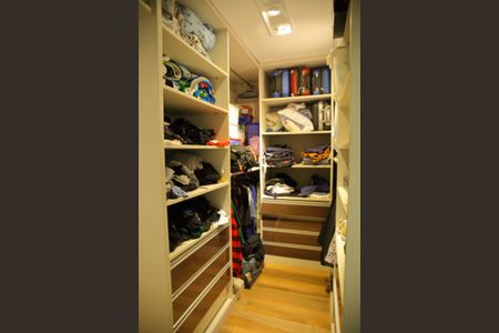 Casa à venda com 169m², 3 quartos e 1 vagaCloset 