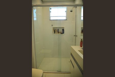 Casa à venda com 169m², 3 quartos e 1 vagaSuíte 1 - Banheiro 