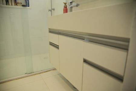 Casa à venda com 169m², 3 quartos e 1 vagaSuíte 1 - Banheiro 