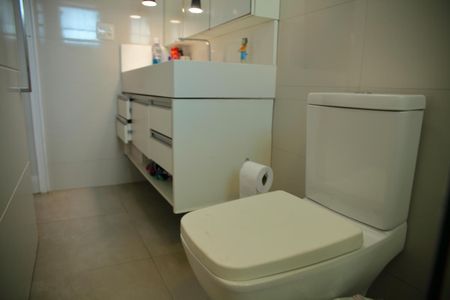 Casa à venda com 169m², 3 quartos e 1 vagaSuíte 2  - Banheiro 