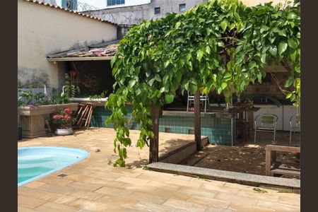 Casa à venda com 262m², 5 quartos e 4 vagas