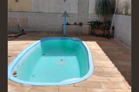 Casa à venda com 262m², 5 quartos e 4 vagas