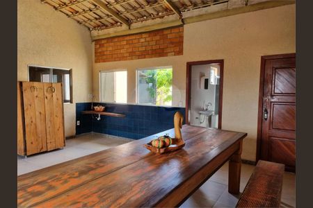 Casa à venda com 5 quartos, 262m² em Parque Xangri-Lá, Contagem