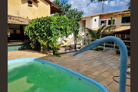 Casa à venda com 262m², 5 quartos e 4 vagas