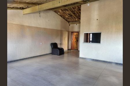 Casa à venda com 5 quartos, 262m² em Parque Xangri-Lá, Contagem