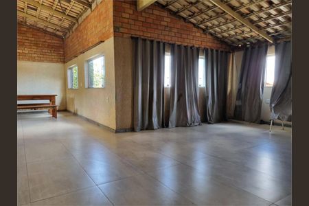 Casa à venda com 5 quartos, 262m² em Parque Xangri-Lá, Contagem