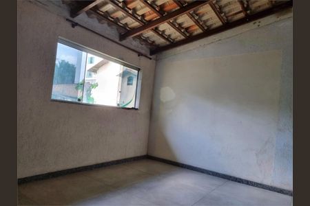 Casa à venda com 5 quartos, 262m² em Parque Xangri-Lá, Contagem