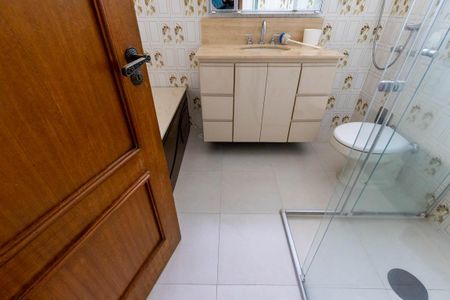 Apartamento à venda com 125m², 2 quartos e 1 vaga Apartamento à venda com 125m², 2 quartos e 1 vagaBanheiro