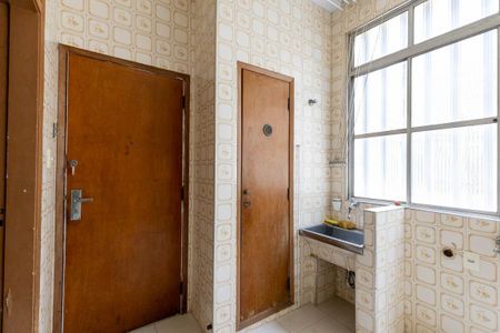 Apartamento à venda com 125m², 2 quartos e 1 vaga Apartamento à venda com 125m², 2 quartos e 1 vagaLavanderia