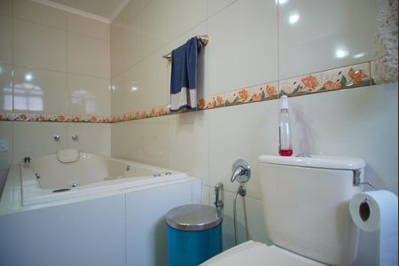 Casa à venda com 502m², 6 quartos e 6 vagasBanheiro da Suíte