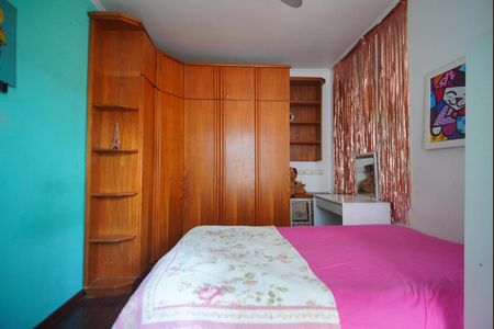 Casa à venda com 502m², 6 quartos e 6 vagasQuarto 2