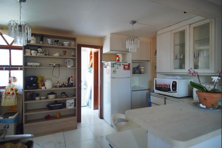 Casa à venda com 502m², 6 quartos e 6 vagasCozinha