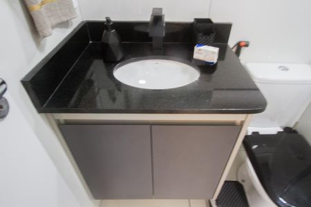 Banheiro Social de kitnet/studio para alugar com 1 quarto, 28m² em Cidade Monções, São Paulo