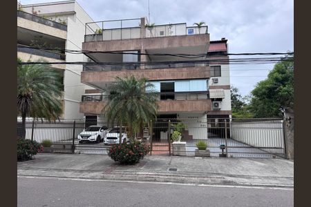 Apartamento para alugar com 220m², 4 quartos e 2 vagas Apartamento para alugar com 220m², 4 quartos e 2 vagasFachada