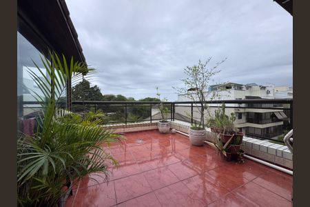 Apartamento para alugar com 220m², 4 quartos e 2 vagas Apartamento para alugar com 220m², 4 quartos e 2 vagasTerraço