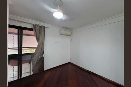 Apartamento para alugar com 220m², 4 quartos e 2 vagas Apartamento para alugar com 220m², 4 quartos e 2 vagasSuíte