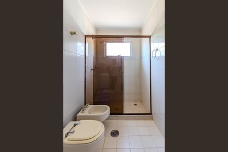 Casa de condomínio para alugar com 300m², 3 quartos e 2 vagas Casa de condomínio para alugar com 300m², 3 quartos e 2 vagasBanheiro Social