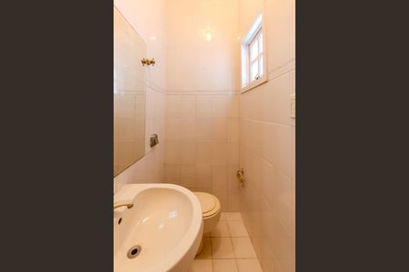 Casa de condomínio para alugar com 300m², 3 quartos e 2 vagas Casa de condomínio para alugar com 300m², 3 quartos e 2 vagasLavabo