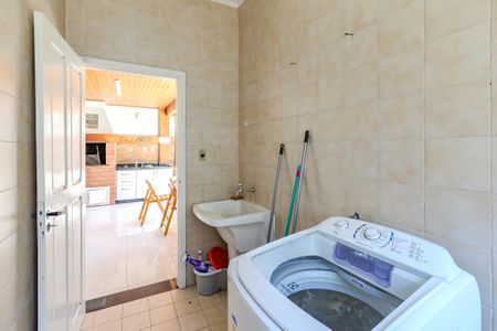 Casa de condomínio para alugar com 300m², 3 quartos e 2 vagas Casa de condomínio para alugar com 300m², 3 quartos e 2 vagasÁrea de Serviço