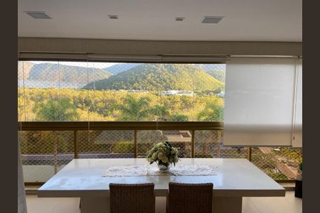 Apartamento à venda com 169m², 4 quartos e 3 vagasVaranda