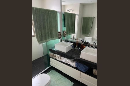 Apartamento à venda com 169m², 4 quartos e 3 vagasBanheiro