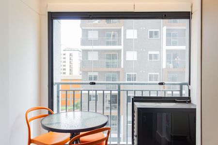 Studio para alugar com 26m², 1 quarto e sem vaga Studio para alugar com 26m², 1 quarto e sem vagaVaranda