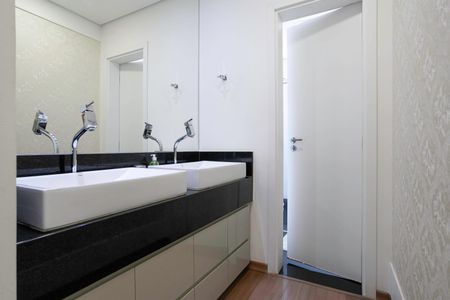 Apartamento à venda com 158m², 4 quartos e 3 vagasBanheiro da suíte 