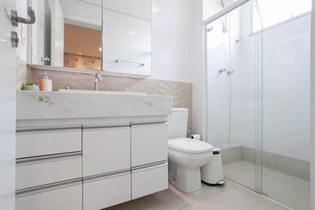 Apartamento à venda com 158m², 4 quartos e 3 vagasBanheiro da suíte 1