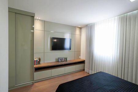 Apartamento à venda com 158m², 4 quartos e 3 vagasSuíte 2