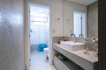 Apartamento à venda com 158m², 4 quartos e 3 vagasBanheiro social 
