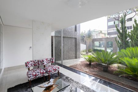 Apartamento à venda com 158m², 4 quartos e 3 vagasHall social