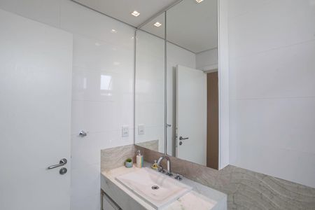 Apartamento à venda com 158m², 4 quartos e 3 vagasBanheiro da suíte 1