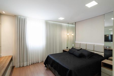 Apartamento à venda com 158m², 4 quartos e 3 vagasSuíte 2