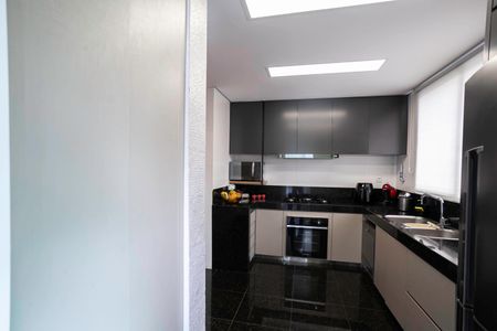 Apartamento à venda com 158m², 4 quartos e 3 vagasCozinha